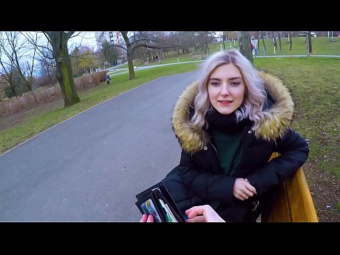 ❤️ Ezezagun baten esperma beroa irensten du diruaren truke - Eva Elfie-k parkean putz egin du ❌ Porno ederra gugan ❌️